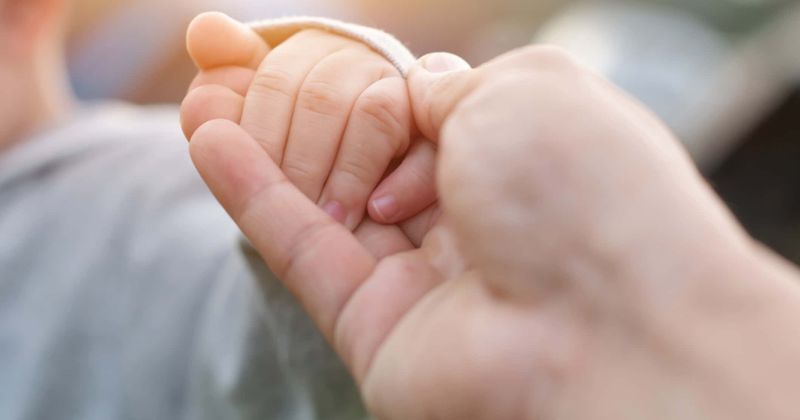 Six-year-old who always wanted to be an older brother has tear-jerking first contact with newborn sibling