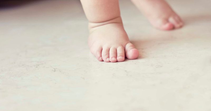 Allowing babies to walk barefoot can make them smarter, say experts