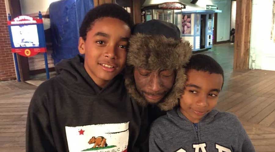 Dewayne Johnson with his two sons (GoFundMe)
