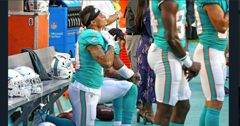Police union asks officers to boycott Miami Dolphins after players kneeled during anthem
