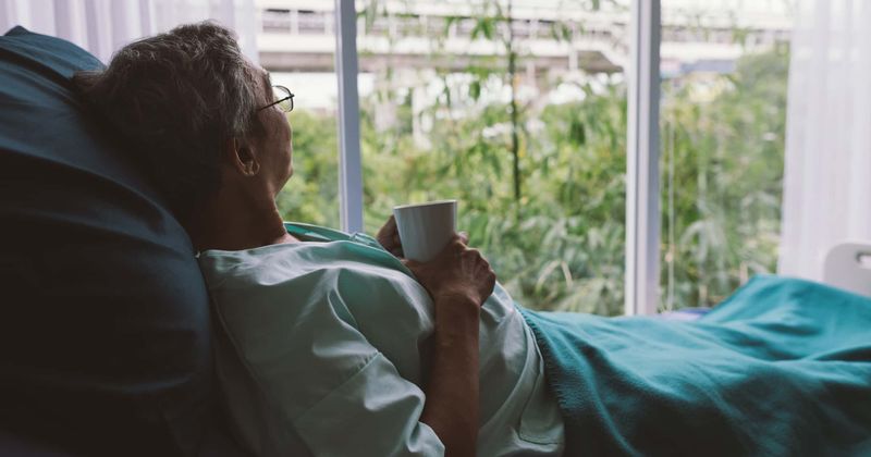 Florida teachers pool in and donate 75 sick days to fellow teacher battling cancer