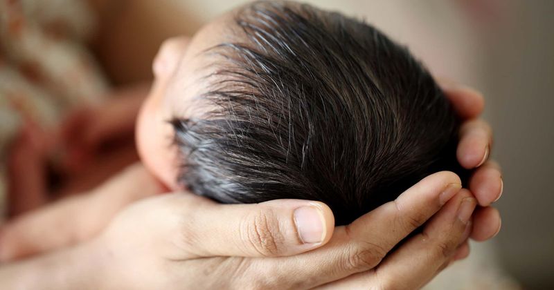 After aunt passes out giving birth in bathtub, 10-year-old girl cuts newborn's umbilical cord "using stuff" learned from doll videos