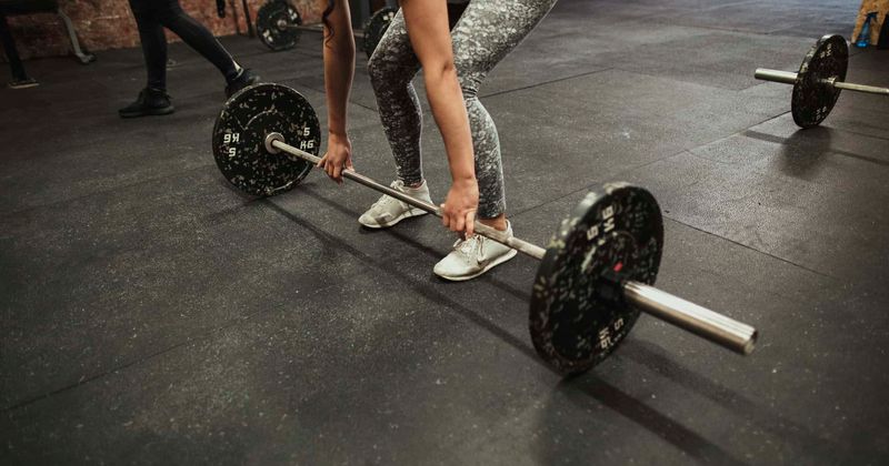 Watching Kelly Stafford pumping iron at 38 weeks pregnant is truly freaking inspiring