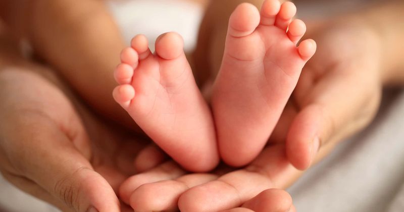 First-time mother who followed midwives' breastfeeding advice wakes to find newborn choked to death