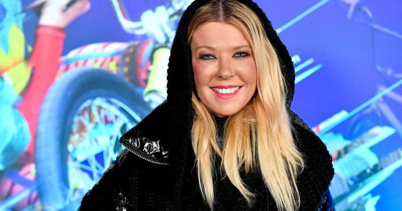 Actress Tara Reid slurs and stumbles over her words during bizarre live TV interview