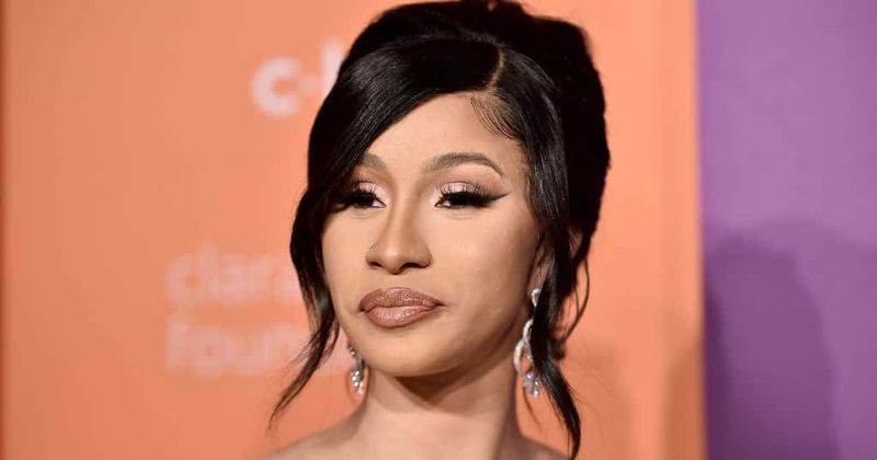 Cardi B's cryptic post while on her way to VMAs fuels rumors that she is splitting with Offset