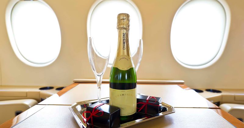 Mother jailed in Dubai with 4-year-old for allegedly drinking glass of wine on flight is now receiving death threats