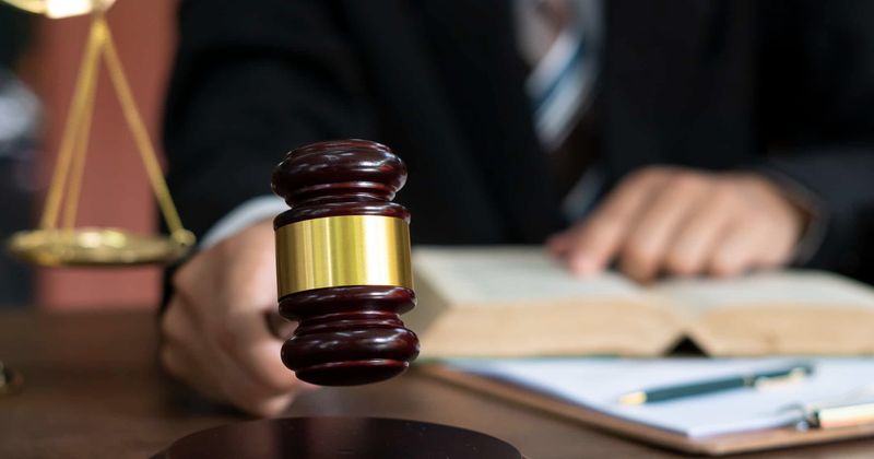Truck driver's daughter who posed as fake billionaire heiress shows no remorse as she is indicted on grand larceny charges