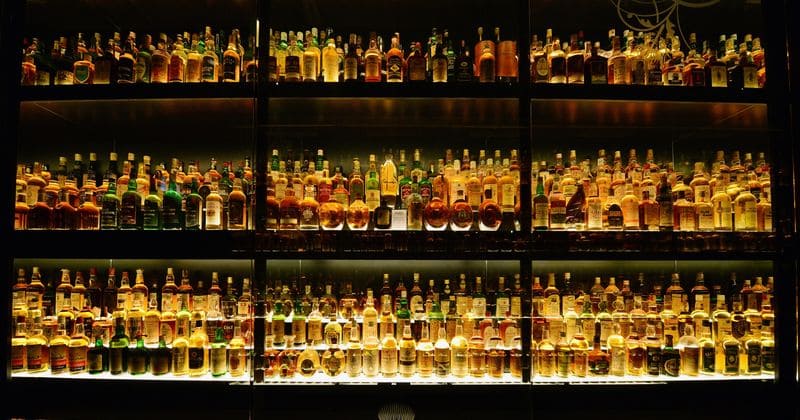 New study debunks popular belief that light drinking keeps people healthy