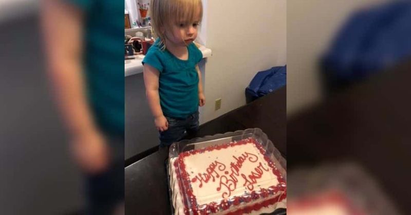 Missouri 2-year-old gets 'Happy Birthday Loser' cake after Walmart bakery worker mishears her nickname Lizard