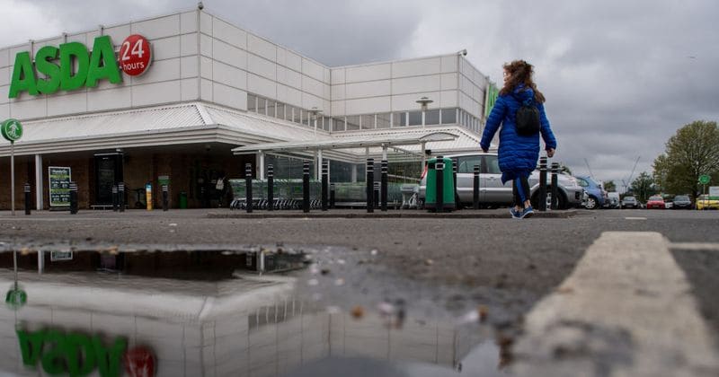 56-year-old pervert sprays semen from a tube on unsuspecting woman in supermarket parking lot