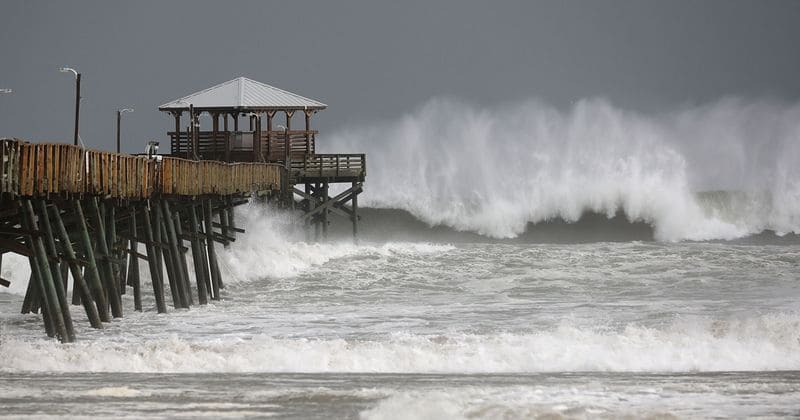 Hurricane Florence knocks out power for more than 400,000 people in North Carolina