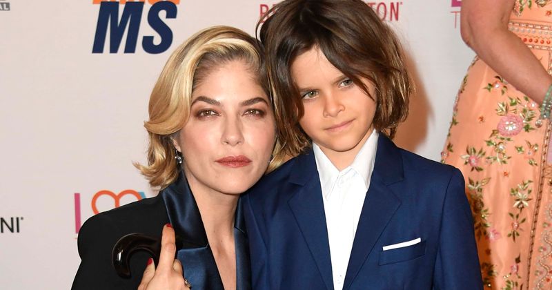 Selma Blair jumps into pool naked, shares photo to get back at son for pushing her off the edge earlier