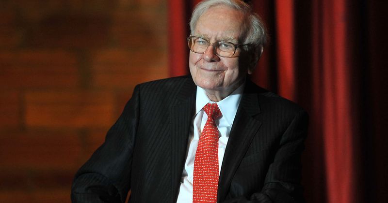 Midwestern billionaires Koch brothers and Warren Buffett differed on taxing wealthy Americans and were near-polar opposites on politics