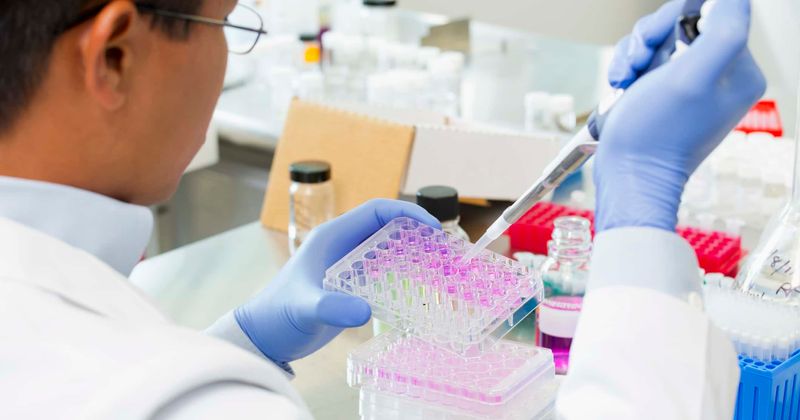 Cancer treatment with gold nanoparticles can kill tumors and spare healthy tissue, shows clinical trial