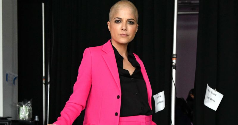 Selma Blair bares her butt and bald head in semi-nude photo after undergoing chemotherapy for multiple sclerosis