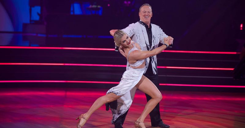 'Dancing With The Stars' Season 28: Fans say 'whoever is voting' for Sean Spicer should stop so they don't have to see him perform