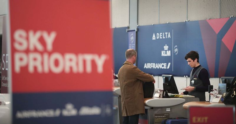 Delta Airlines flight delayed in Atlanta after woman got onboard without a ticket or ID and refused to give up her seat