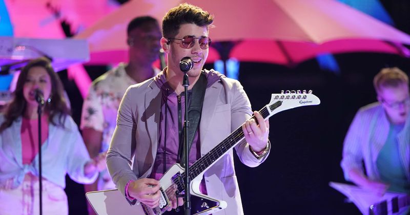 'The Voice': Fans speculate Nick Jonas could be perfect to replace Adam Levine as Blake Shelton's new bro