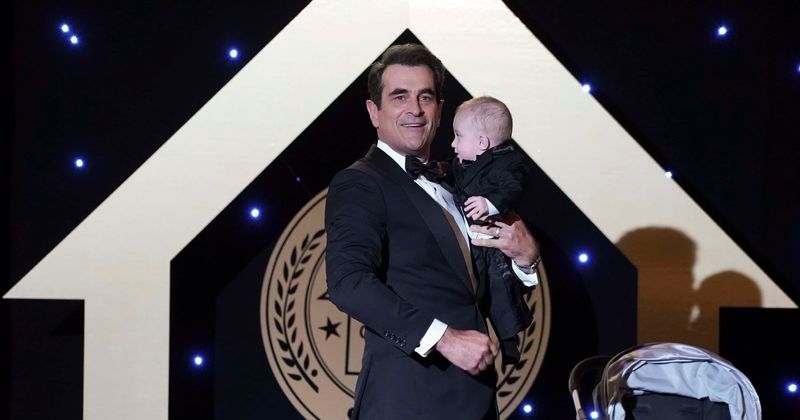 'Modern Family': Haley and Dylan's twins do it all for the family members - from sealing a business deal to 'getting' liquor