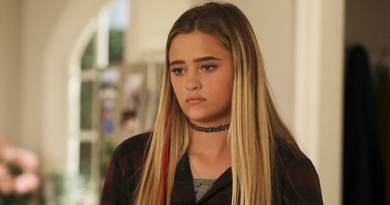 'A Million Little Things' star Lizzy Greene teases it won't be an easy season 2 for Sophie and her brother Danny