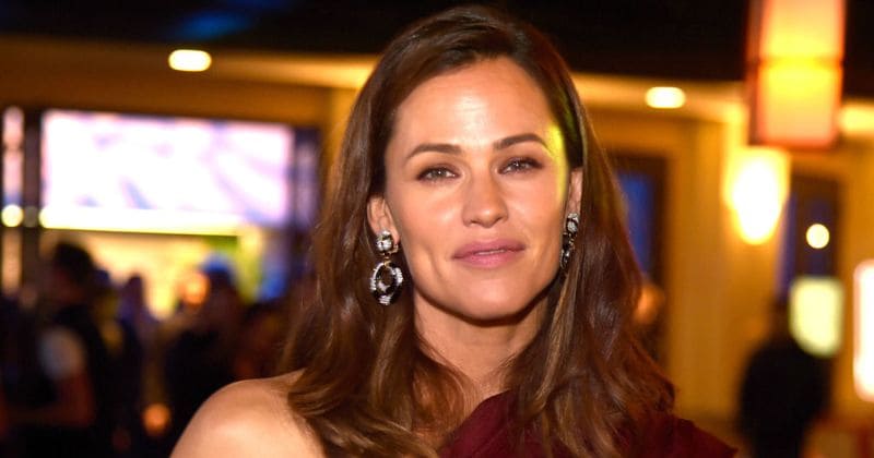 'Camping' Cast: Jennifer Garner says, all mothers can be "controlling" in their own ways