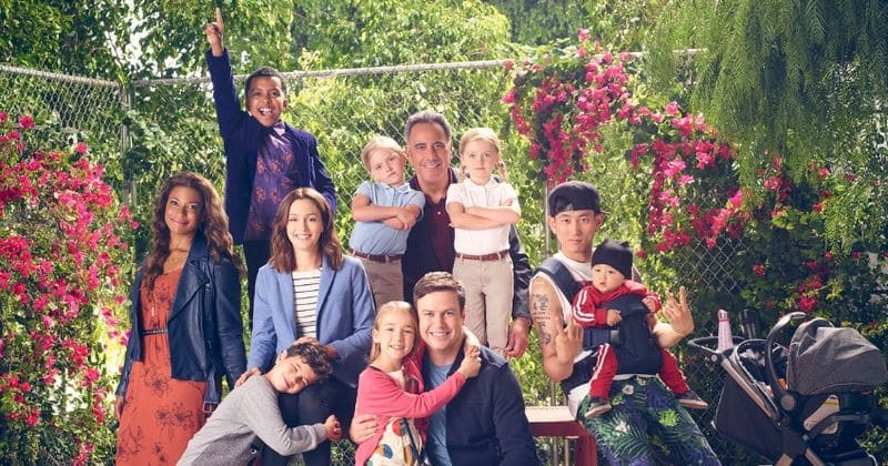 ABC gives full-season order to hit new comedy - 'Single Parents'