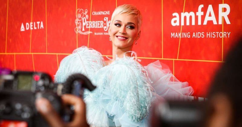 Hollywood’s most beloved celebrities come out to help raise money for AIDS research at the 9th annual amfAR gala