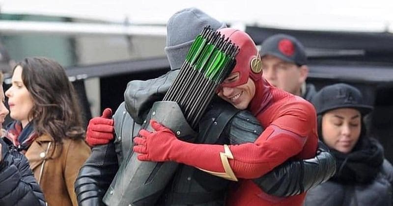 Stephen Amell exudes bromance on 'Arrow' and 'The Flash' set photo of 'Elseworlds' crossover