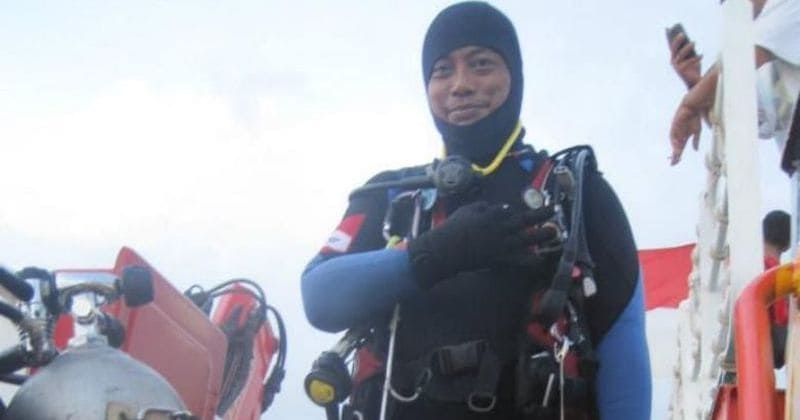 Rescue diver killed while searching for victims of Lion Air crash that left all 189 people on board dead