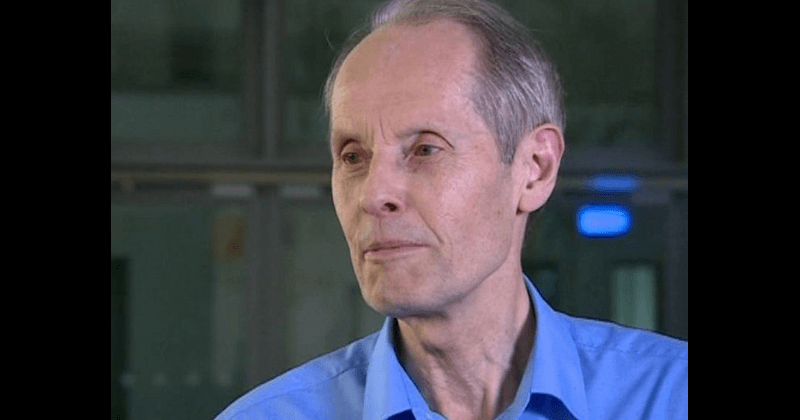 Robot knocks assisting medic's hand during routine heart surgery leading to tragic death of 69-year-old patient