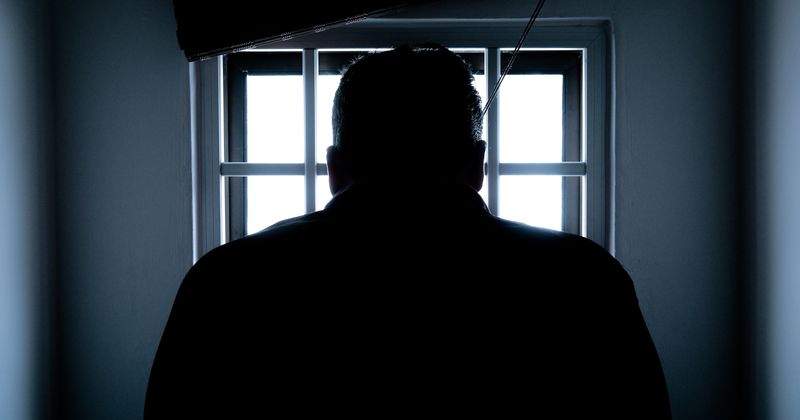 Man who sexually assaulted 12-yr-old girl asks female judge to look at his penis to prove he didn't do it