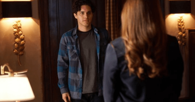 'Legacies': Is Landon a magical doppelganger? Possible answers to burning questions about Hope and the knife thief