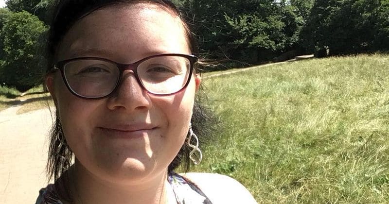 2-year-old girl saves mum's life by calling her friend after she collapses due to near-fatal allergic reaction