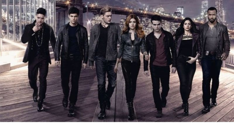 'Shadowhunters' season 3B first look: Clary is on everyone's mind as Luke and Jace kick off a search party