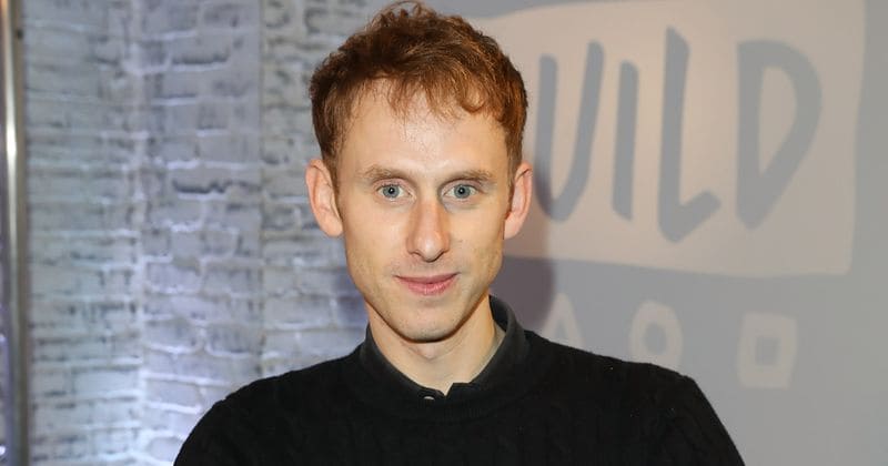 Robert Emms discusses moving from comedy to disaster drama and gives us the lowdown on upcoming series, 'Cleaning Up' and 'Chernobyl'