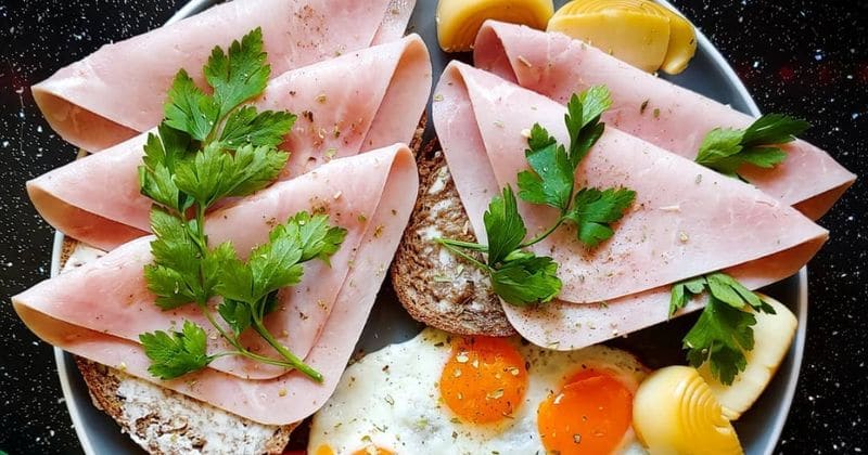 Nearly all bacon and ham contain cancer-causing chemicals, say experts calling for Government action to raise awareness