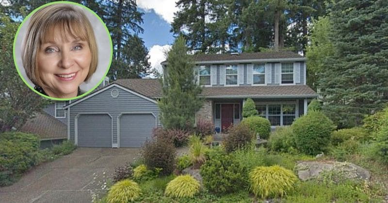 Man kills both parents and lives with their corpses for five days before killing himself