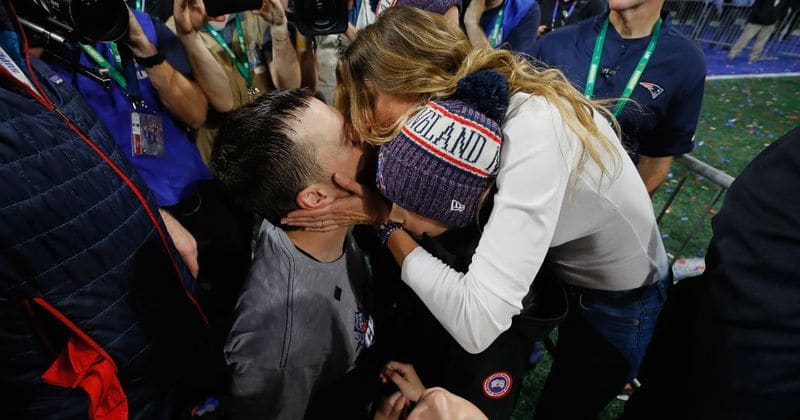 Gisele Bündchen kisses Tom Brady after Super Bowl win, gushes over his 'tireless commitment'