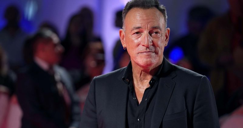 Bruce Springsteen says Trump doesn't know what it means to be an American: 'We're living in a frightening time'