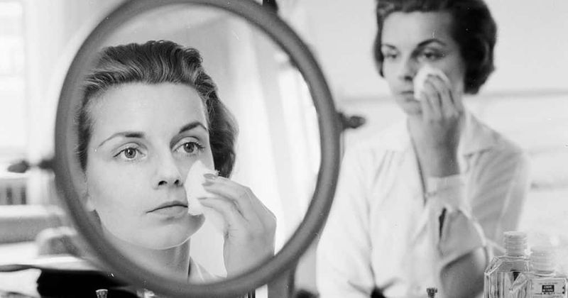 Talking About Mental Health: Narcissism can make people mentally tough, less prone to depression, says study