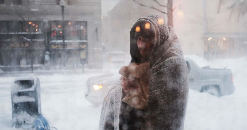 Arctic blast to hit over 80,000 homeless Chicago residents, more than 600 flights cancelled as record-breaking cold expected