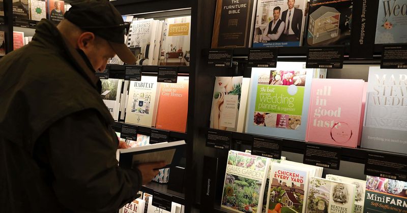 People who can't read and write are three times likely to develop dementia, says study
