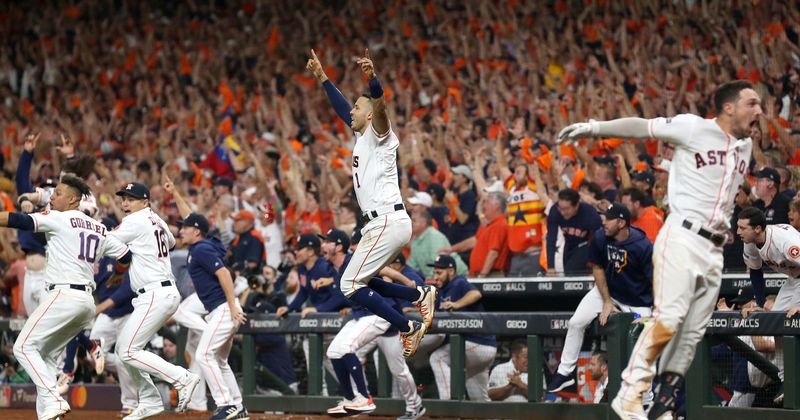 Houston Astros accused of cheating, stealing signs using electronic devices during 2017 season, MLB launches probe