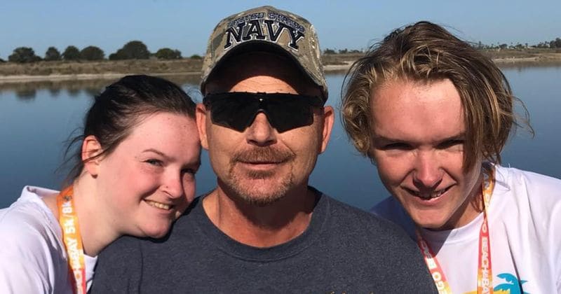 Mother returns home to find 19-year-old daughter and her ex-boyfriend dead in front yard in apparent murder-suicide