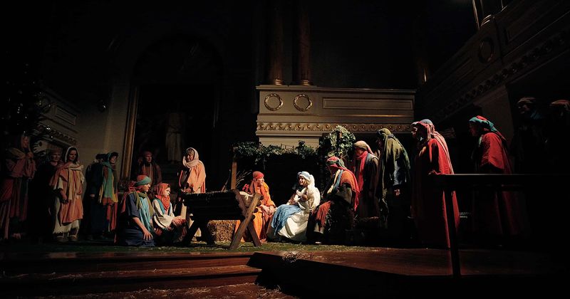 Mother calls school 'sexist' for casting 6-year-old daughter as 'innkeeper's wife' in nativity play, gets slammed online