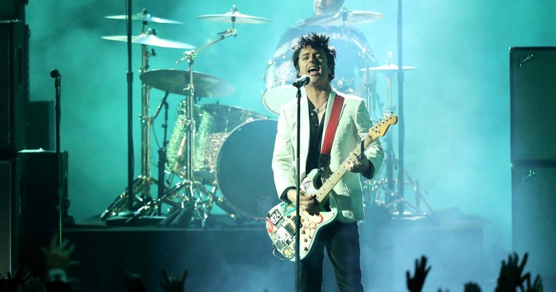 AMAs 2019: Green Day celebrates 25 years of 'Dookie' on stage and fans say it brings back 'childhood memories'