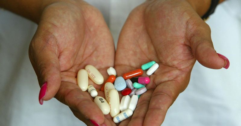 Can heartburn medicines increase the risk of stomach infections? New study says so, but not everyone is convinced