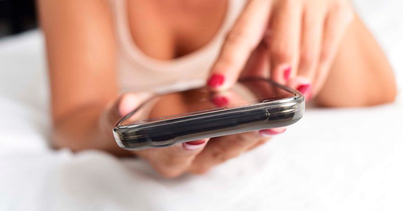 Porn addiction: Binging on adult entertainment can rewire the brain to a more child-like state leaving addicts prone to poor decisions