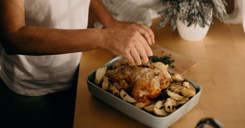 Grandma who invited wrong teen for Thanksgiving dinner in 2016 continues tradition for fourth year in a row